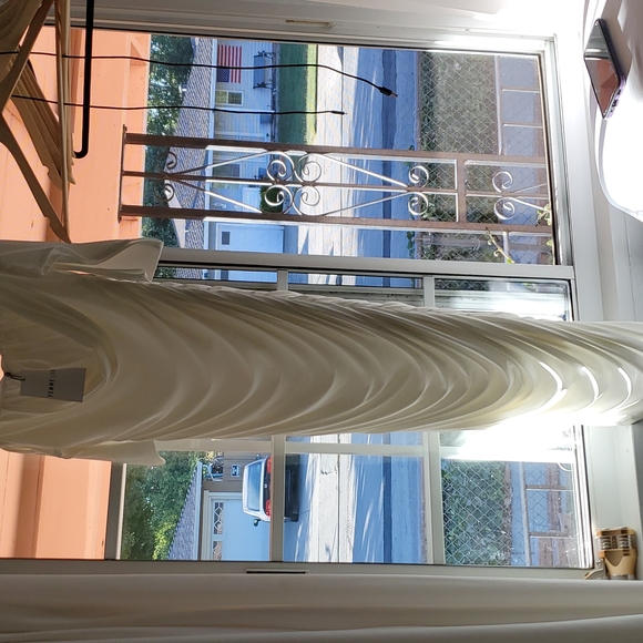 STRAPLESS WITH ROUCHING DRESS - Picture 2 of 5